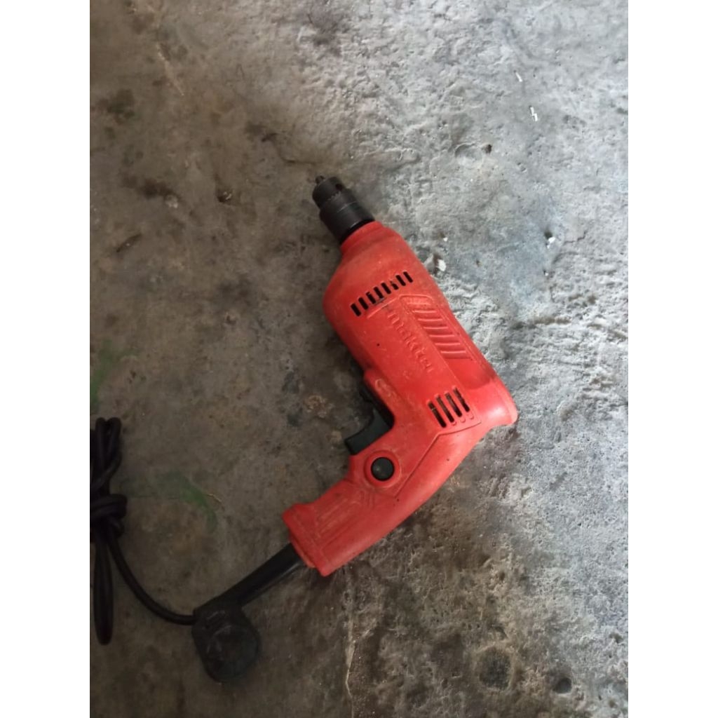 bor maktec bekas 10mm dua arah kondisi bekas normal semua siap pakai bunyi halus joss