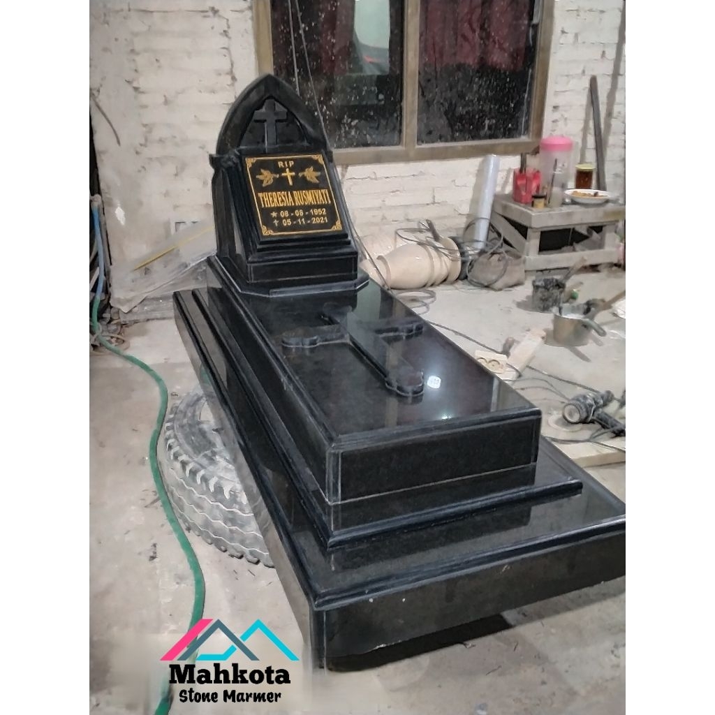 kijing makam kristen batu granit