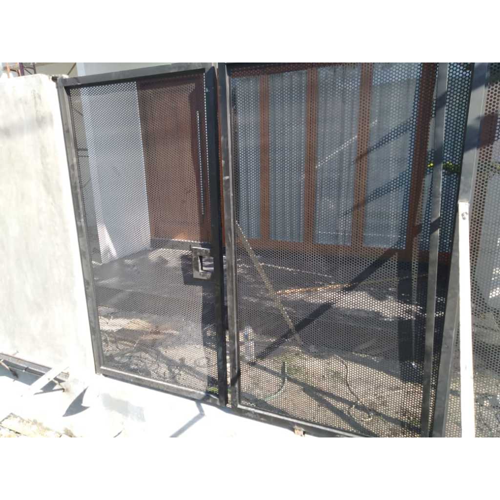 Pagar Perforated Motif Lingkaran Besi Plat
