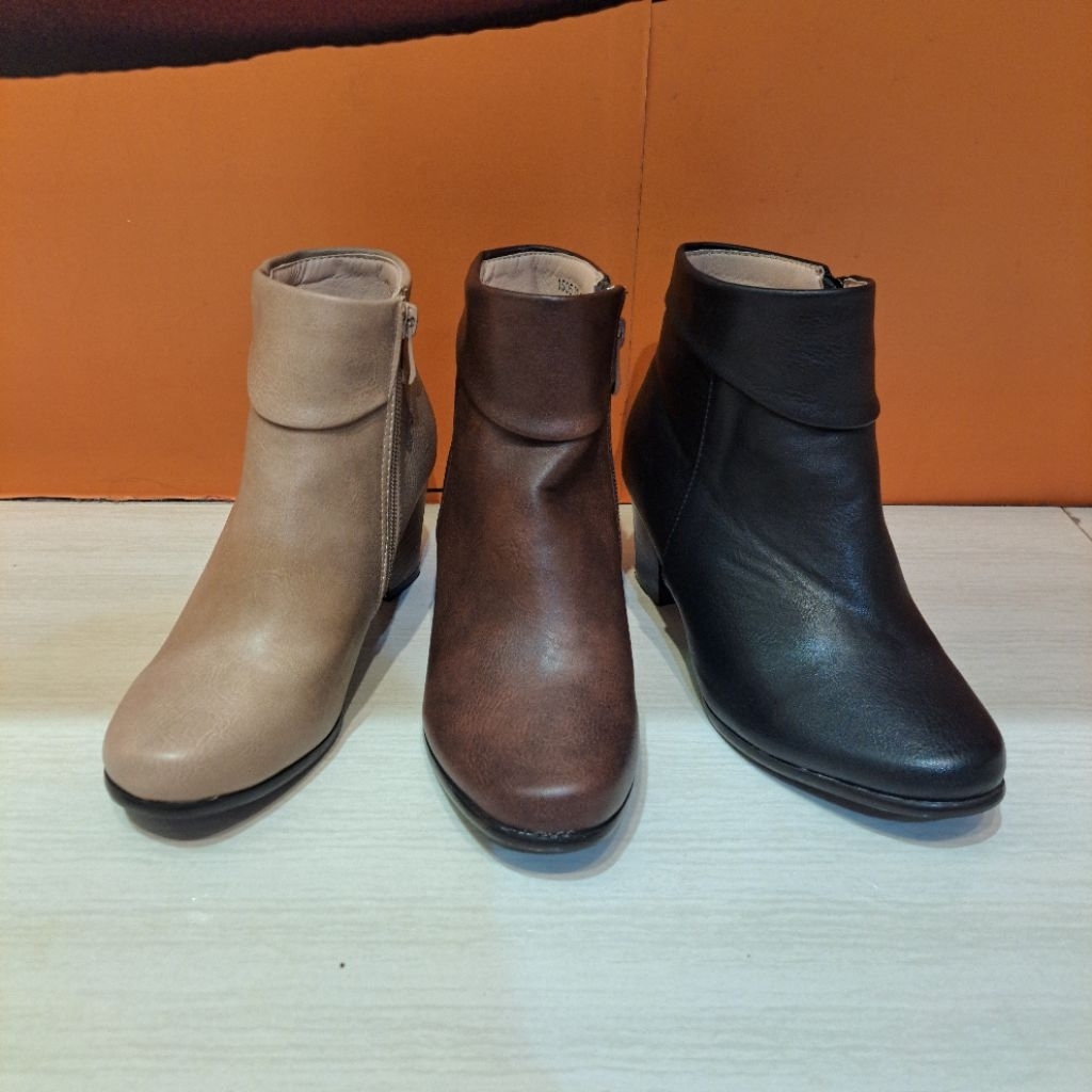 Sepatu boots wanita LAVIOLA