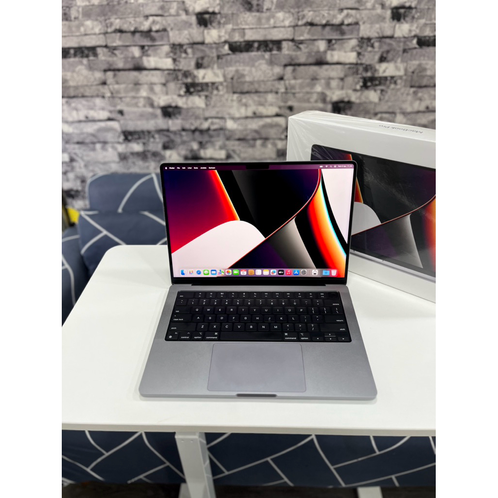 Macbook Pro 14" M1 Pro 16/512GB Space Gray Fullset Bekas