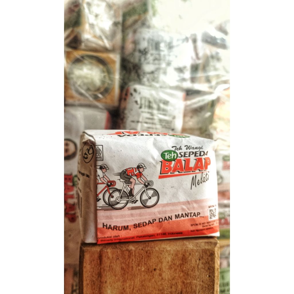 

Teh Sepeda Balap Merah Putih – Harum, Sedap & Mantap | Pekat & Kental | Varian Ekonomis | 1 Slop isi 10 pack