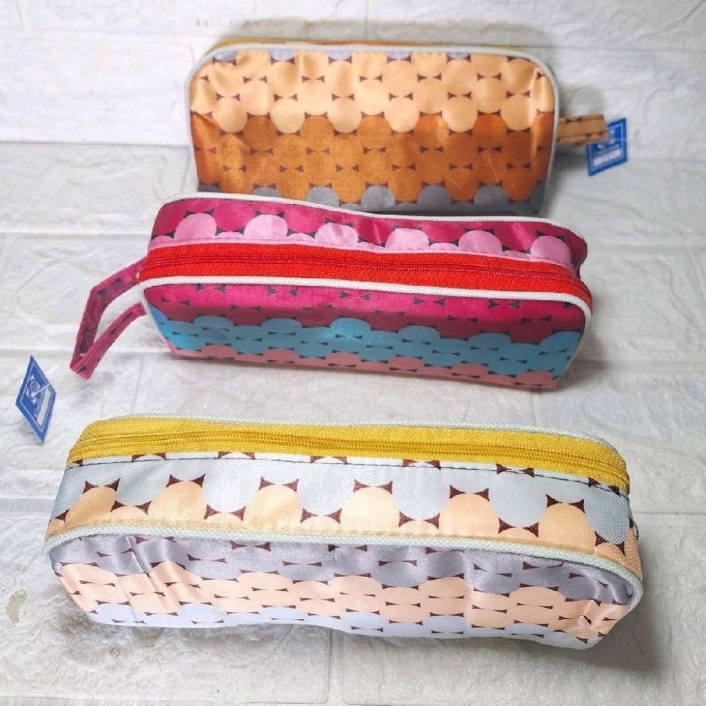 

Tempat Pensil Dompet Sekolah - Simpel dan Elegan untuk Meja Belajar atau Kerja Anda - Stationery, Paper