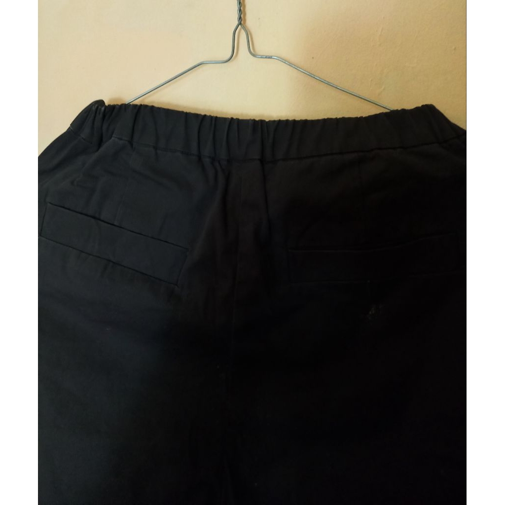 celana hitam preloved