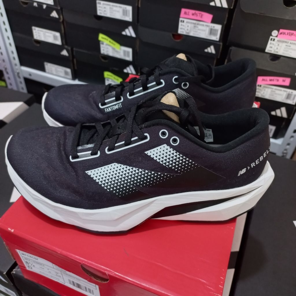 New Balance Fuelcell Rebel V4 Men's Running Shoes Original BNIB Authentic Resmi NB Sale