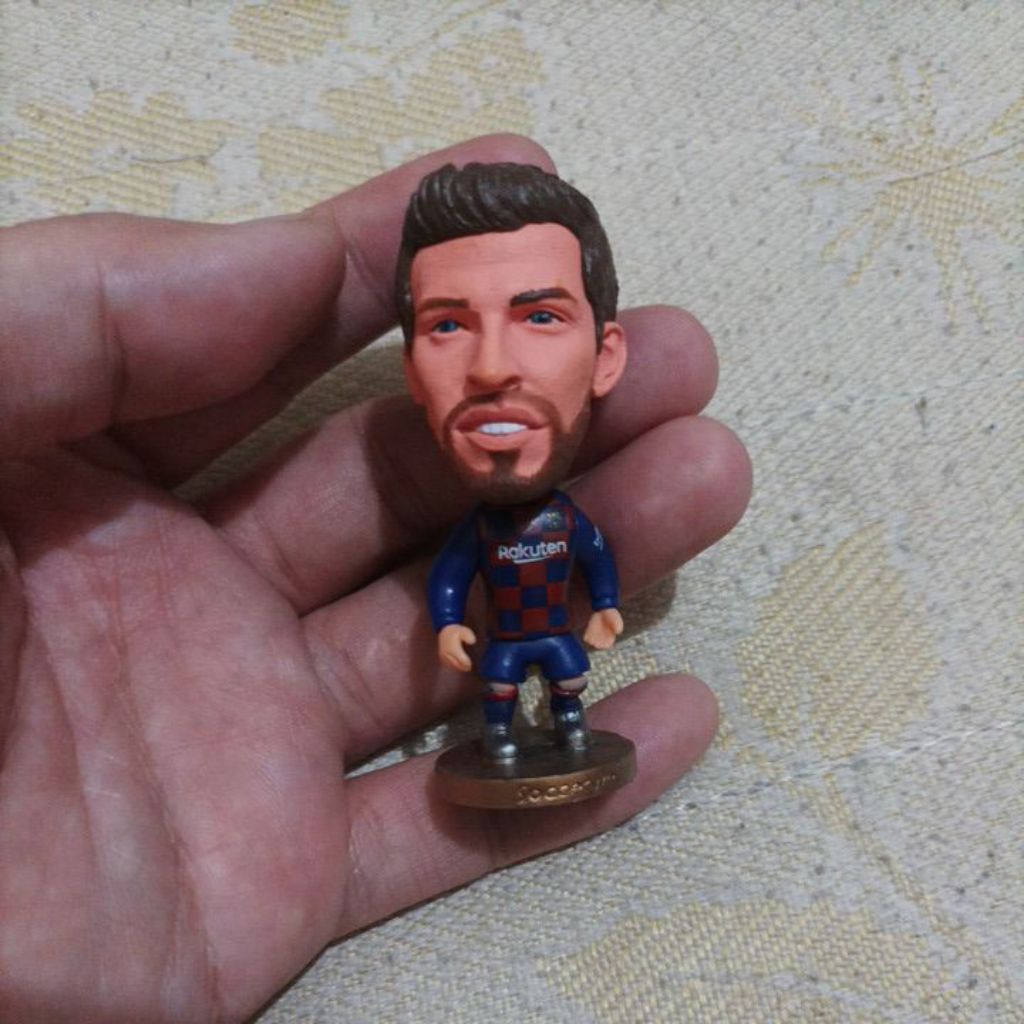 Action Figure Gerrard Pique Barcelona Soccerwe