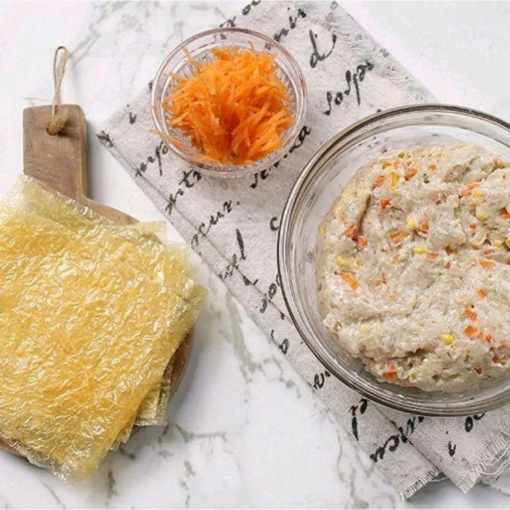 

terbuat dari kacang kedelai pilihan dimsum kulit tahu(rasa hambar)