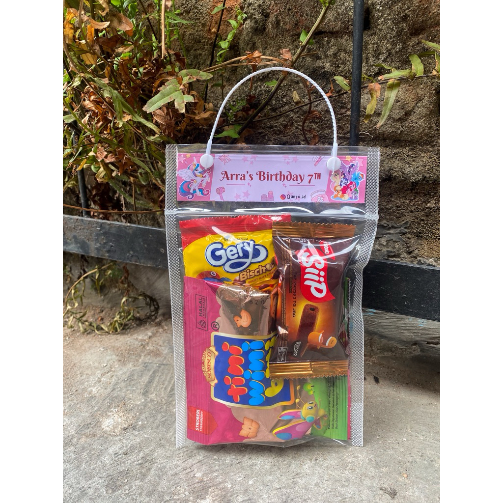 

SNACK ULANG TAHUN | PAKET JUMAT BERKAH | GRADUATION | WISUDA | FREE KARTU UCAPAN/FOTO