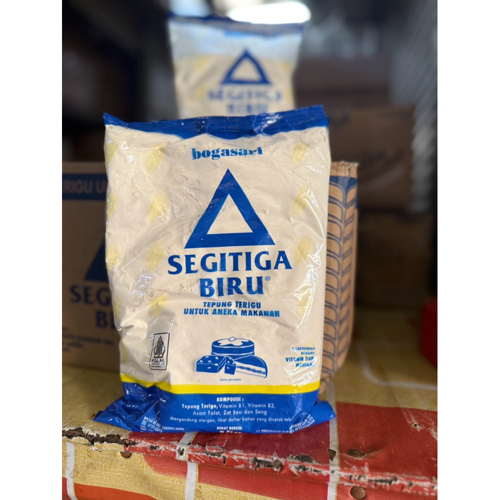 

Tepung Terigu SEGITIGA BIRU 1KG