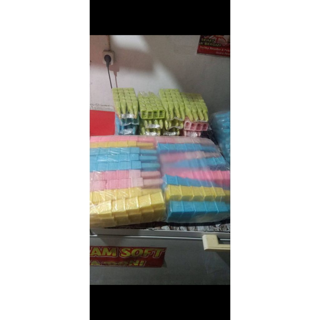 

CONE ES KRIM SPONGEBOB