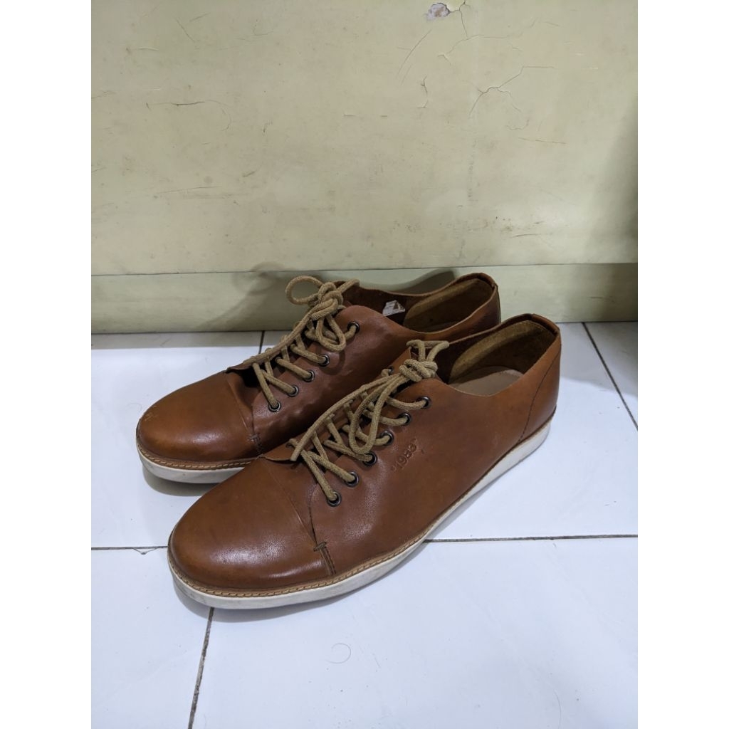 preloved sepatu kulit pria size 42 mario minardi "1983"