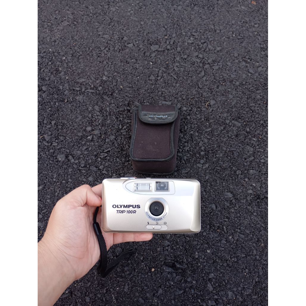 kamera analog Olympus Trip 100R