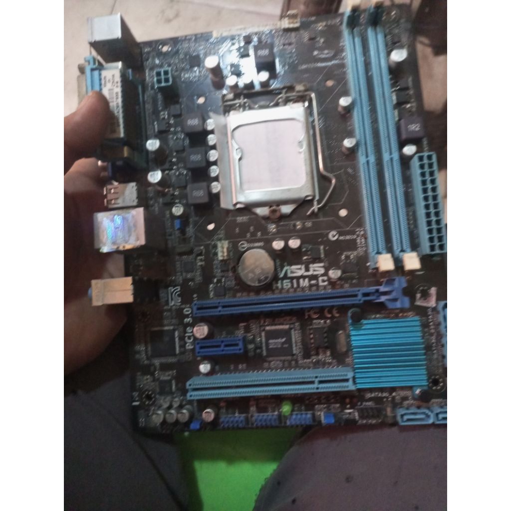 mainboard PC kondisi rusak no display