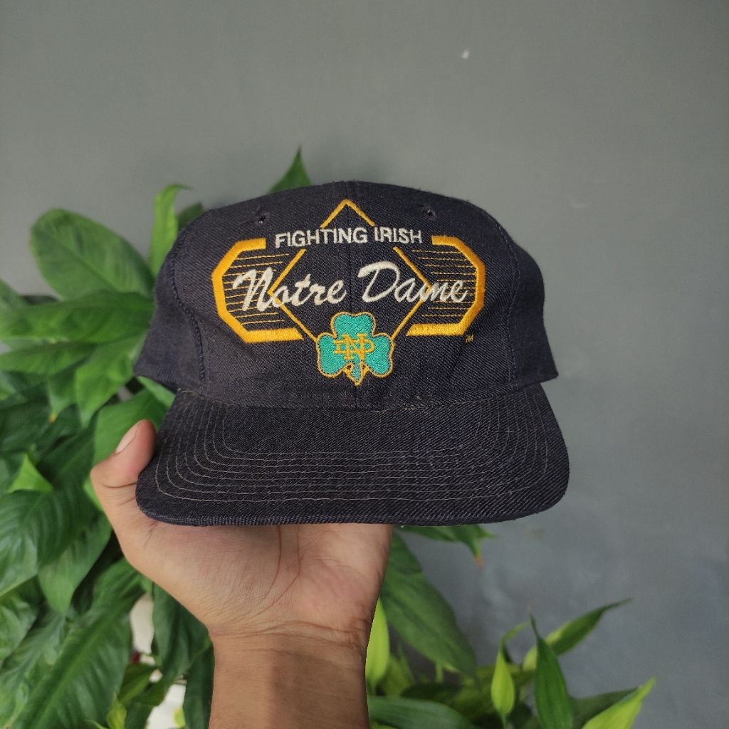 TOPI VINTAGE NCAA ND YOUNGAN WOOL