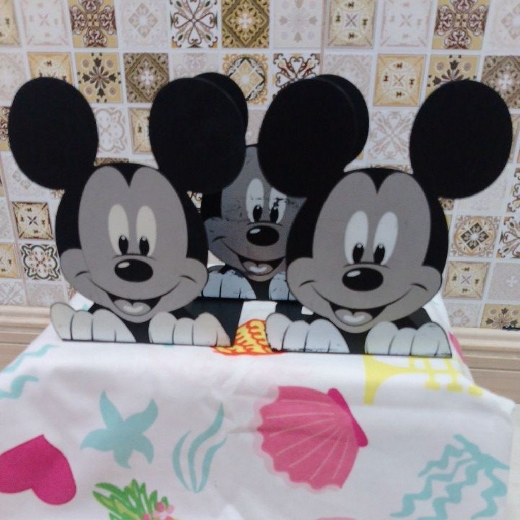 

SANDARAN BUKU KARAKTER