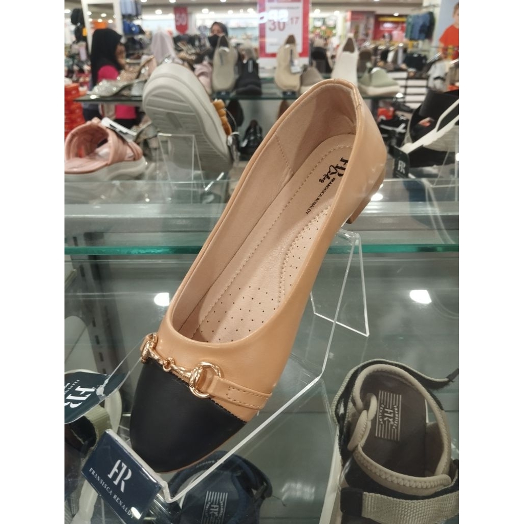 sepatu perempuan FRANSISCA RENALDY Lwanda