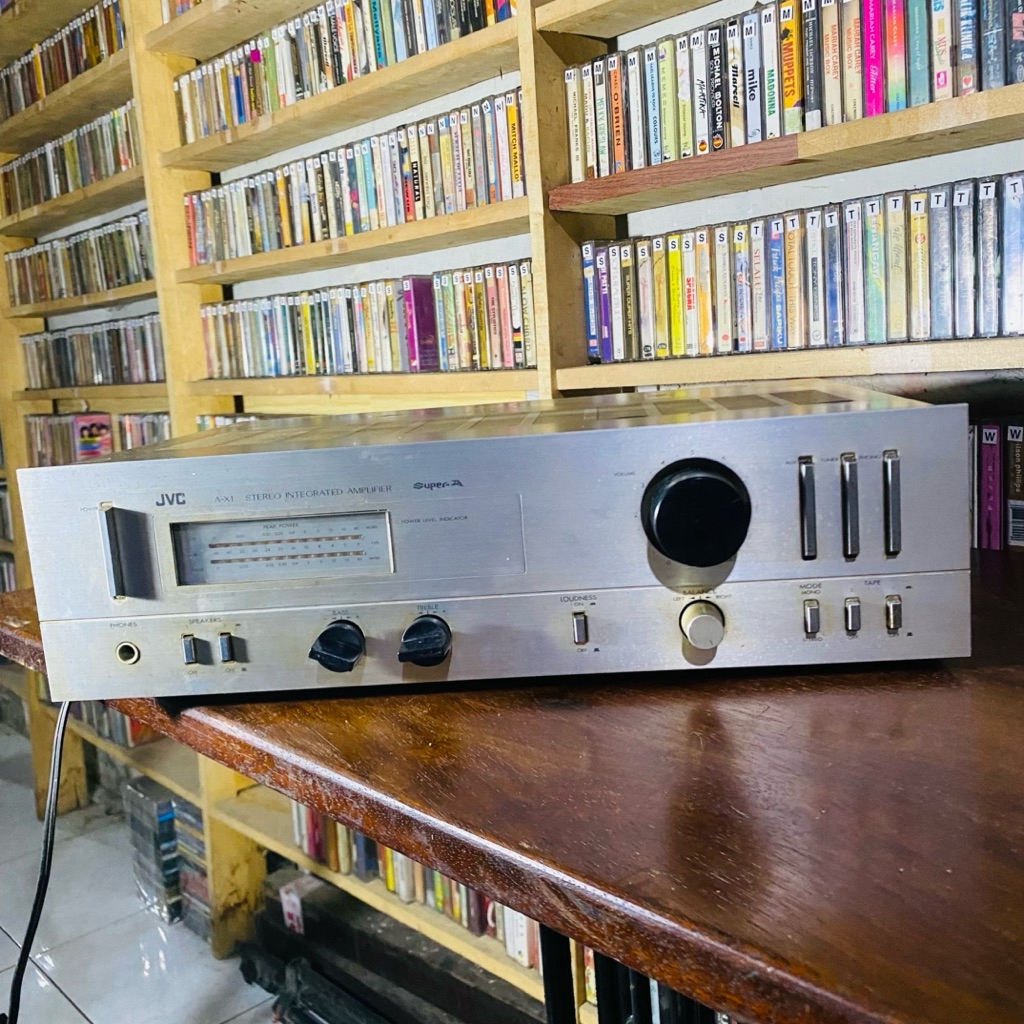 Tape Amplifier JVC AX-1 Stereo Integrated Amplifier – Berfungsi-Cocok untuk Pajangan Vintage Studio 