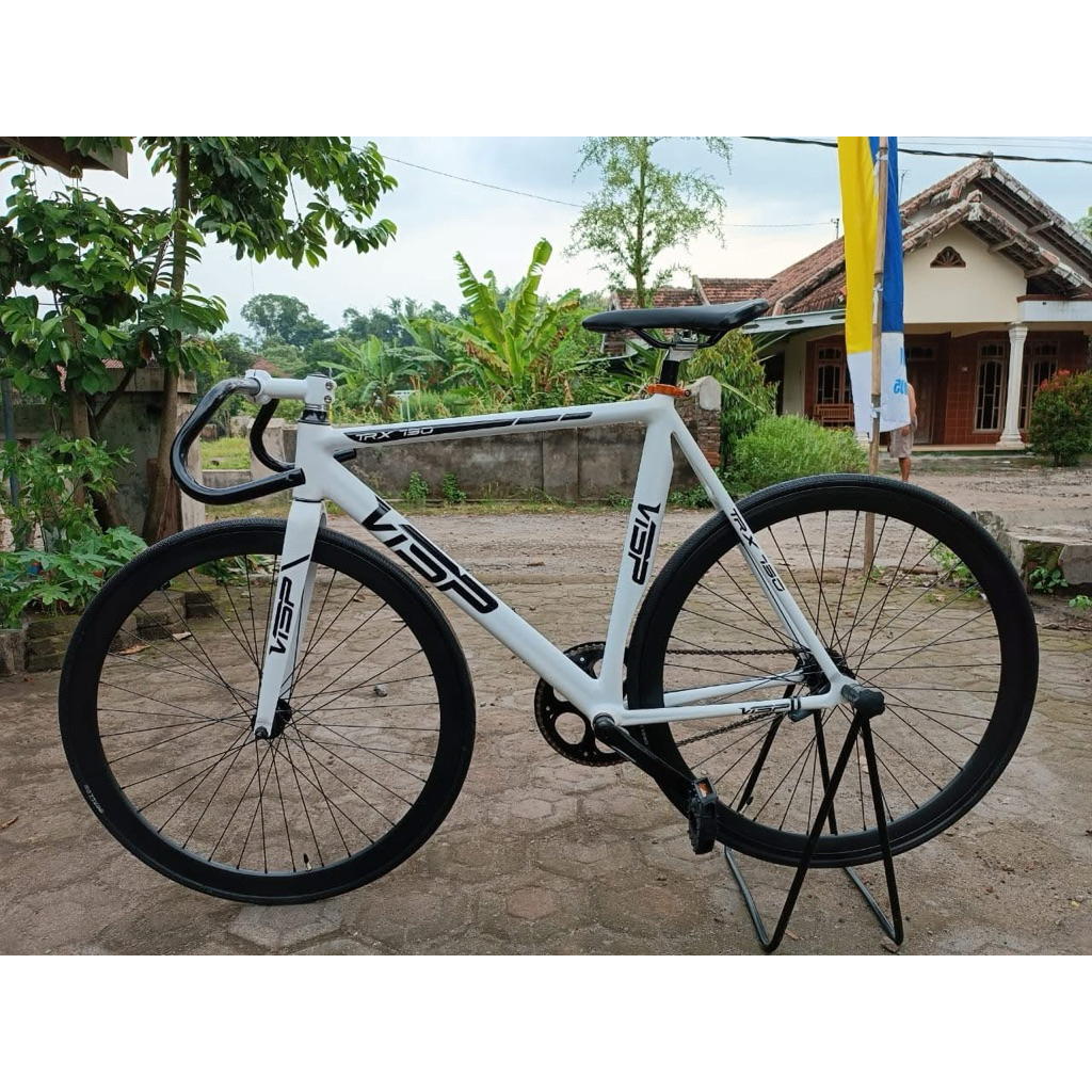 Sepeda Fixie VISP putih velg hitam
