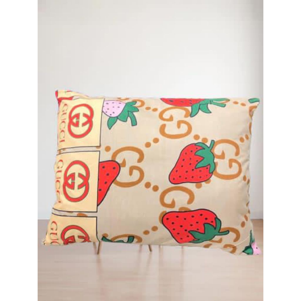 Sarung Bantal Dan Sarung Guling / sarung bantal resleting dan sarung guling tali