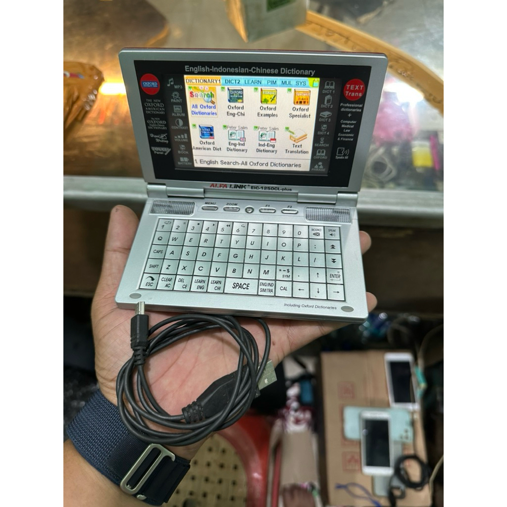 

KAMUS ELEKTRONIK ENGLISH CHINA INDONESIA ALFALINK E1C-1250CL PLUS LAYAR SENTUH