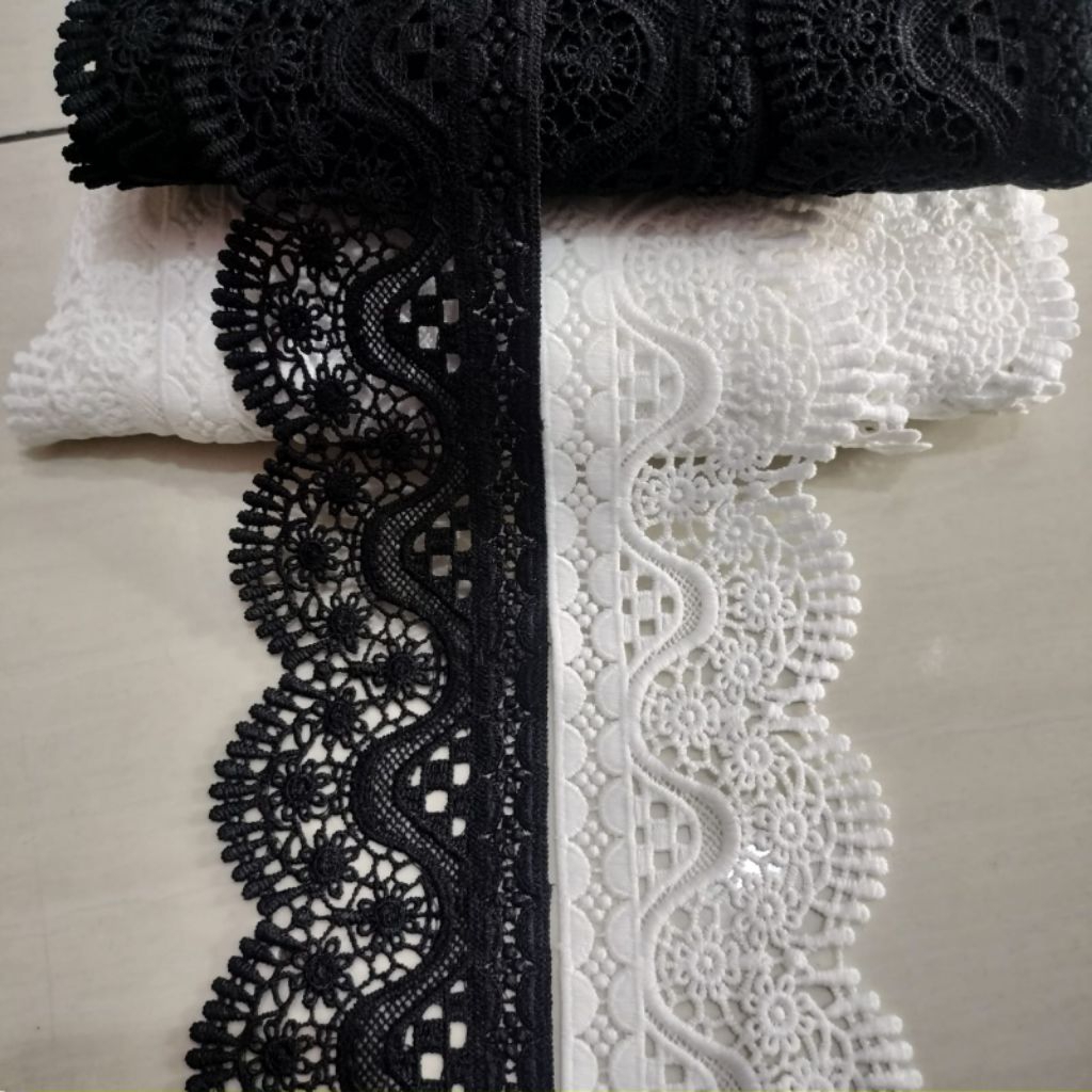 Renda Prada 7 cm hitam putih meteran