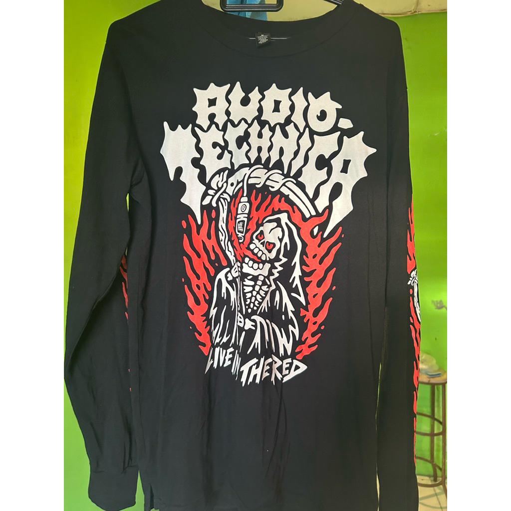 Preloved kaos lengan panjang sablon technica audio