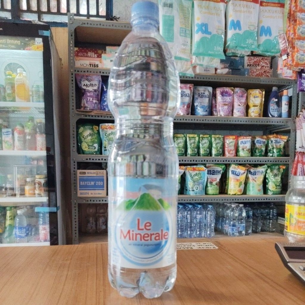 

Le Mineral air mineral dari pegunungan 1500ml