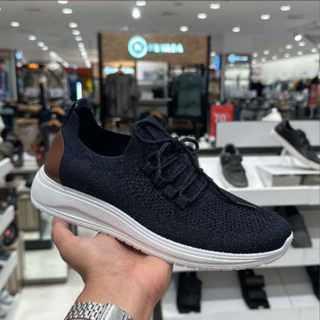 Dr Kevin Sepatu Sneakers Pria Dewasa Size 39 - 44
