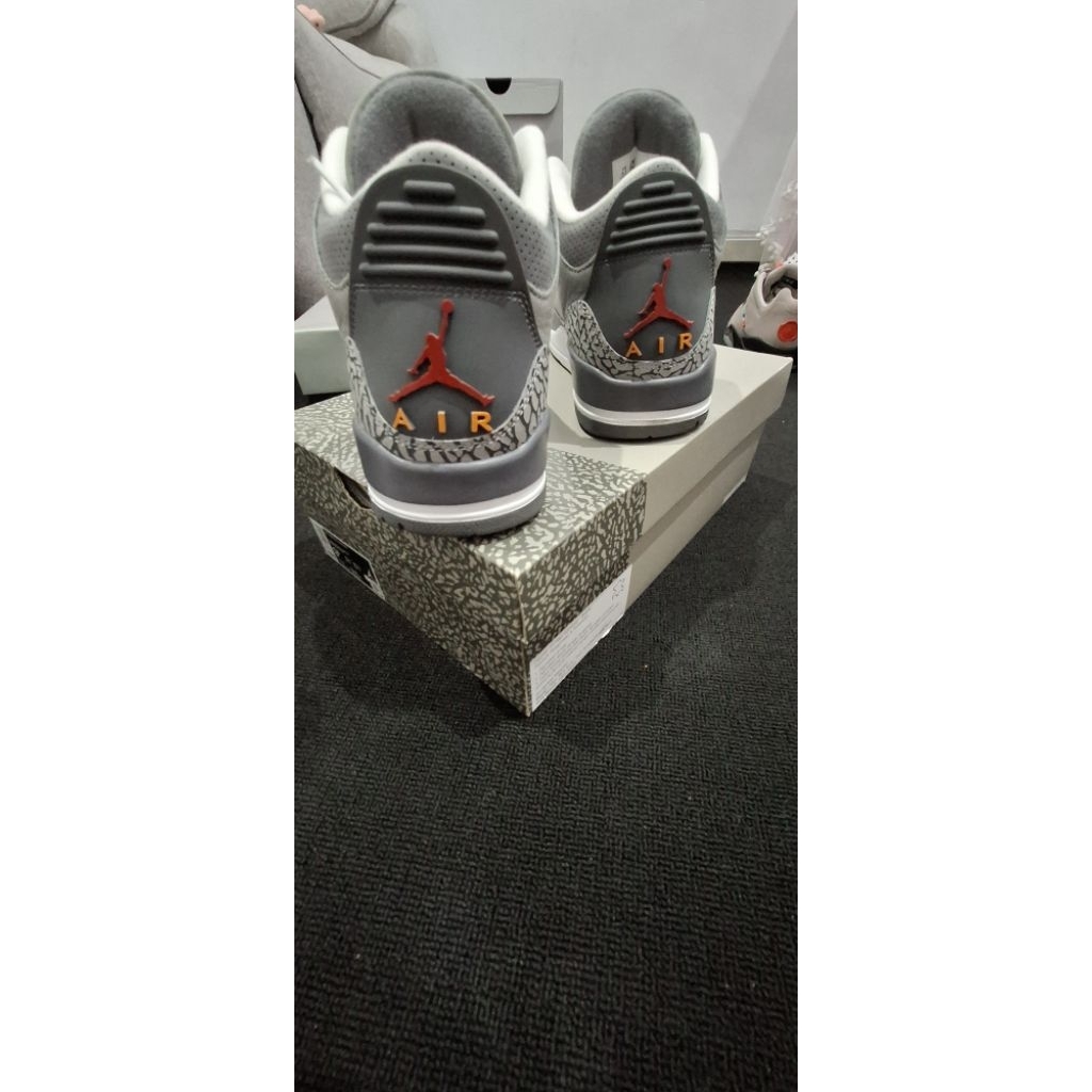 sepatu basket AIR Jordan 3 elephant grey ORIGINAL size 43