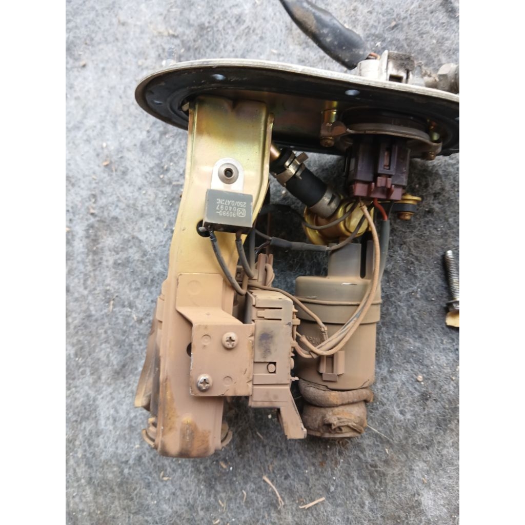 Fuel pump Toyota Camry glx SXV20