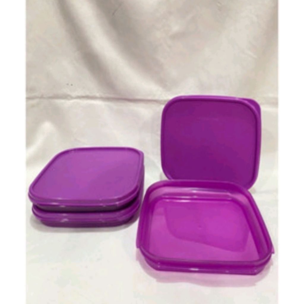 MM square Tupperware