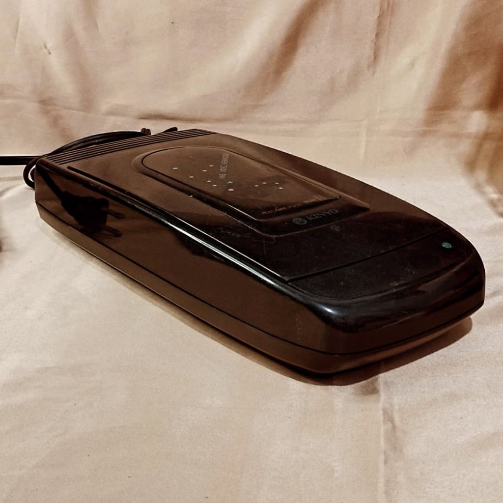 VHS Video Cassette rewinder merek Kinyo