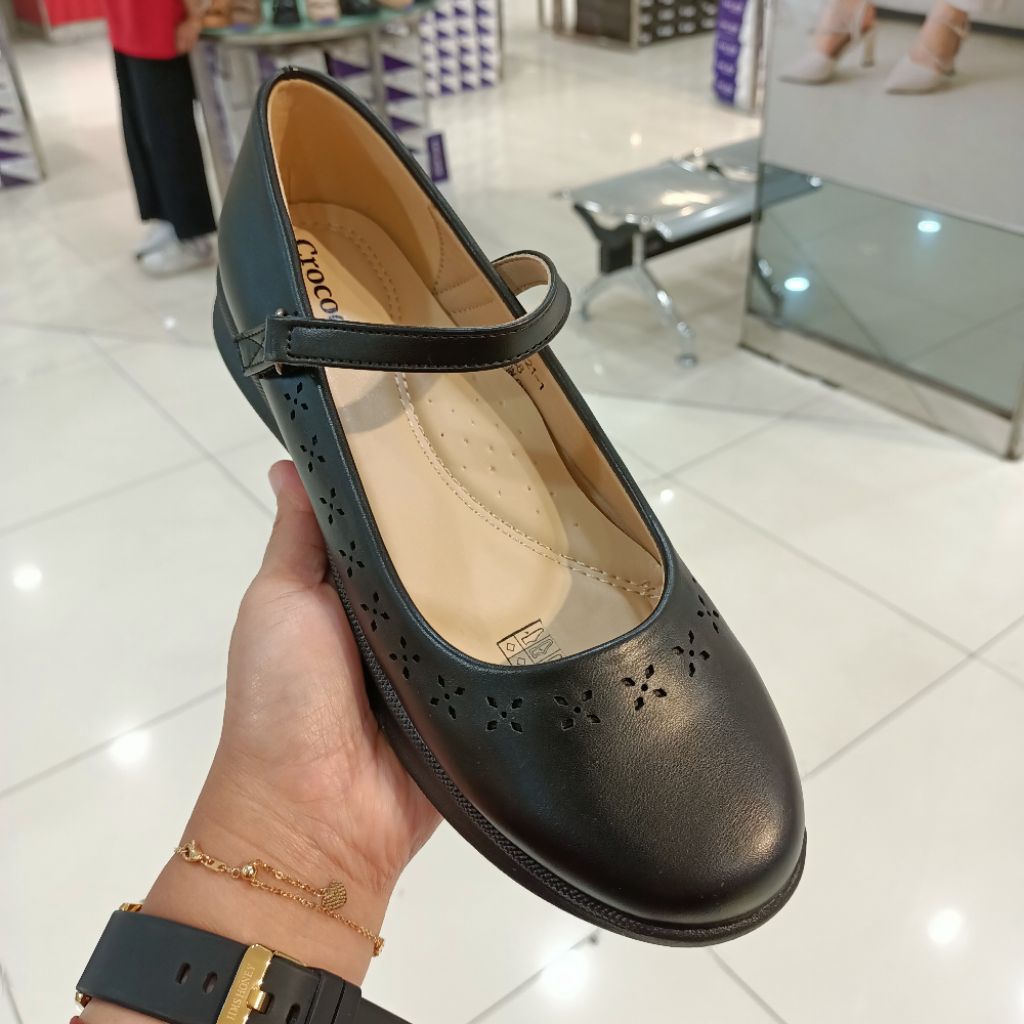 sepatu wanita flat fantofel CROCODILE original matahari