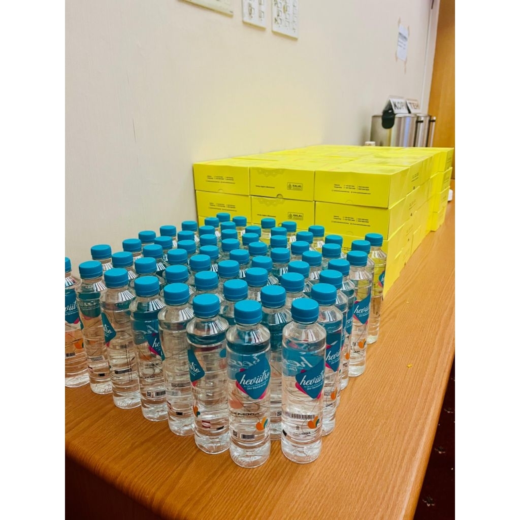 

AIR DEMINERAL HEVIITRO 400 ML || AIR DEMINERAL 400 ML || AIR MINUM KESEHATAN || AIR KEMASAN UNIK || AIR MINUM BOTOL CANTIK || AIR DEMINERAL ||