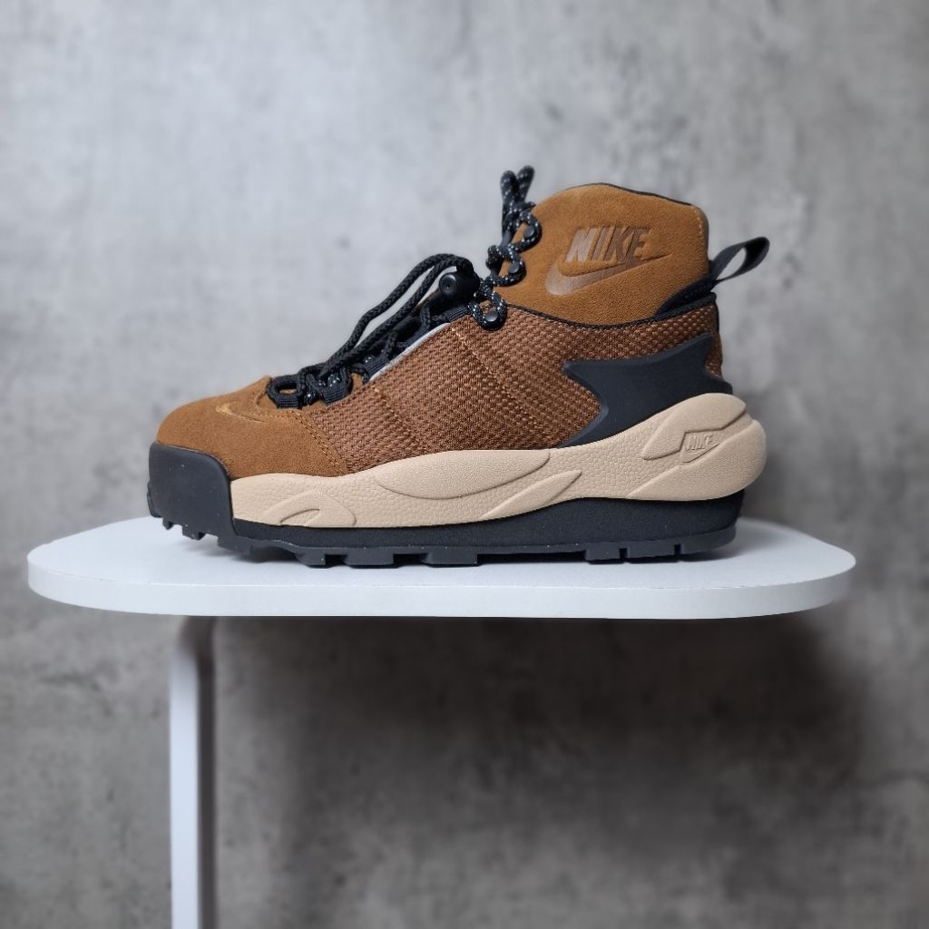 Nike Magmascape x Sacai Pecan