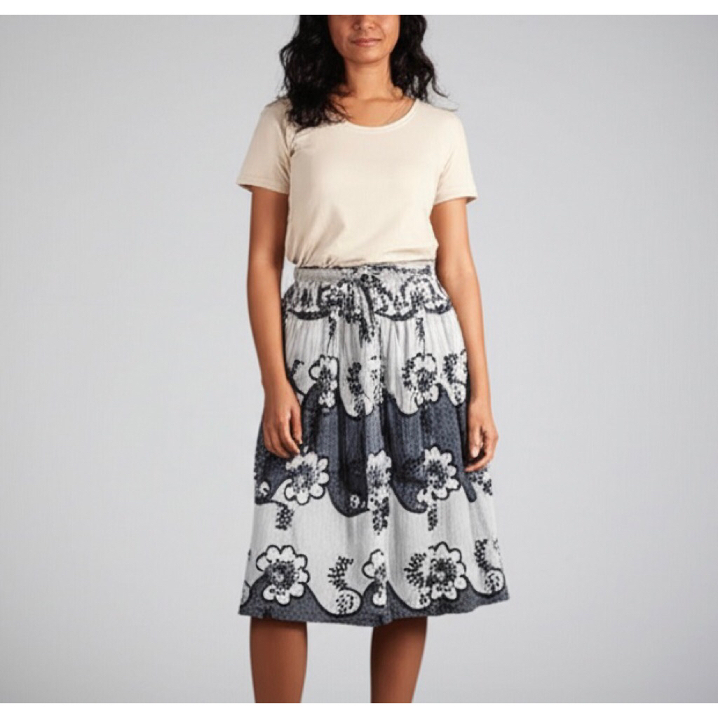 [Preloved] Rok Batik Modern Pendek