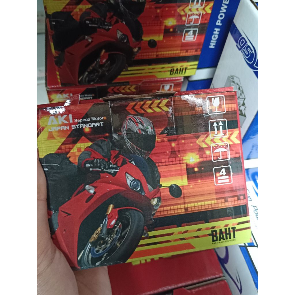 AKI KERING BAHT AKI KERING BAHT, BEAT FI, KARISMA