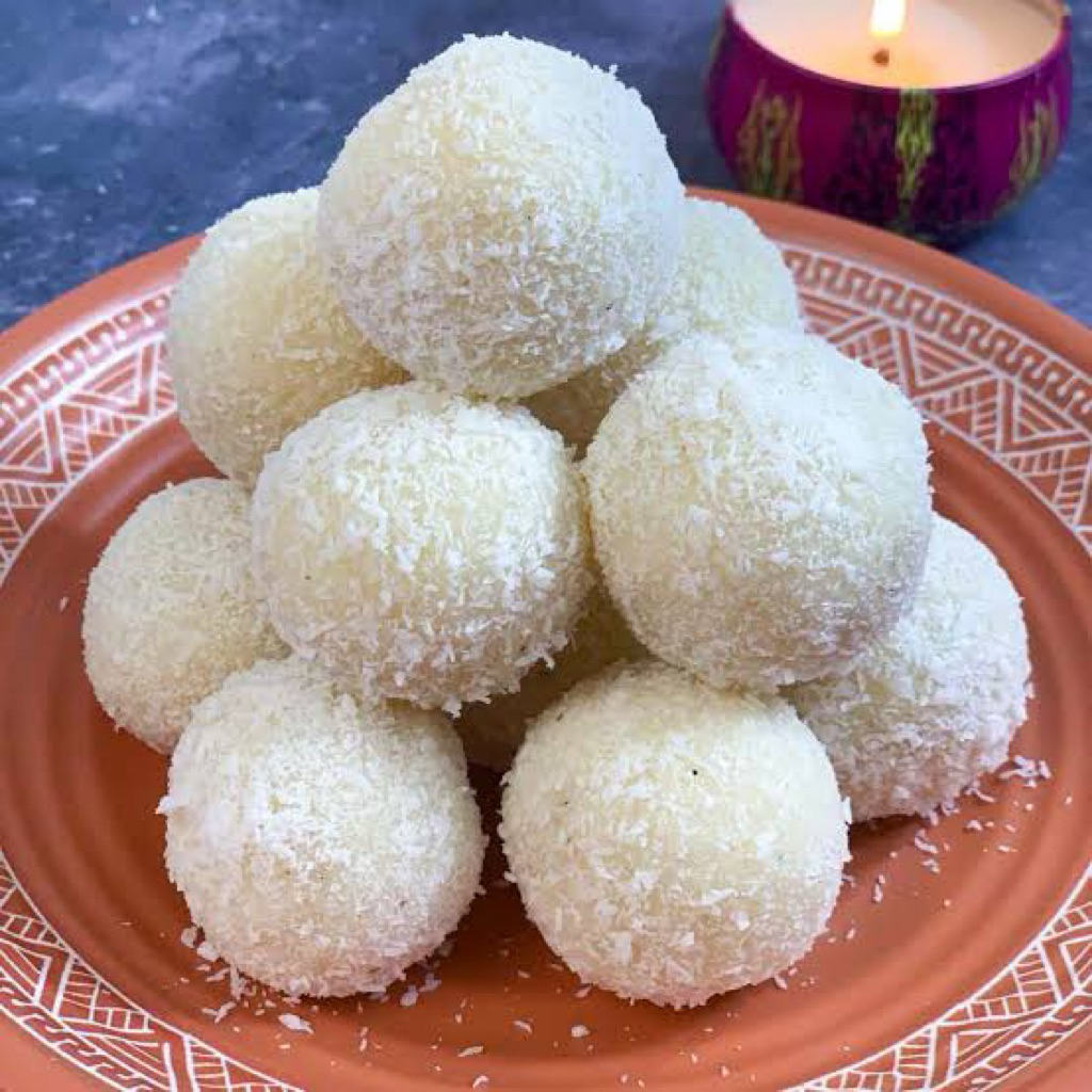

Coconut Ladoo/ Coconut Laddu Makanan khas India
