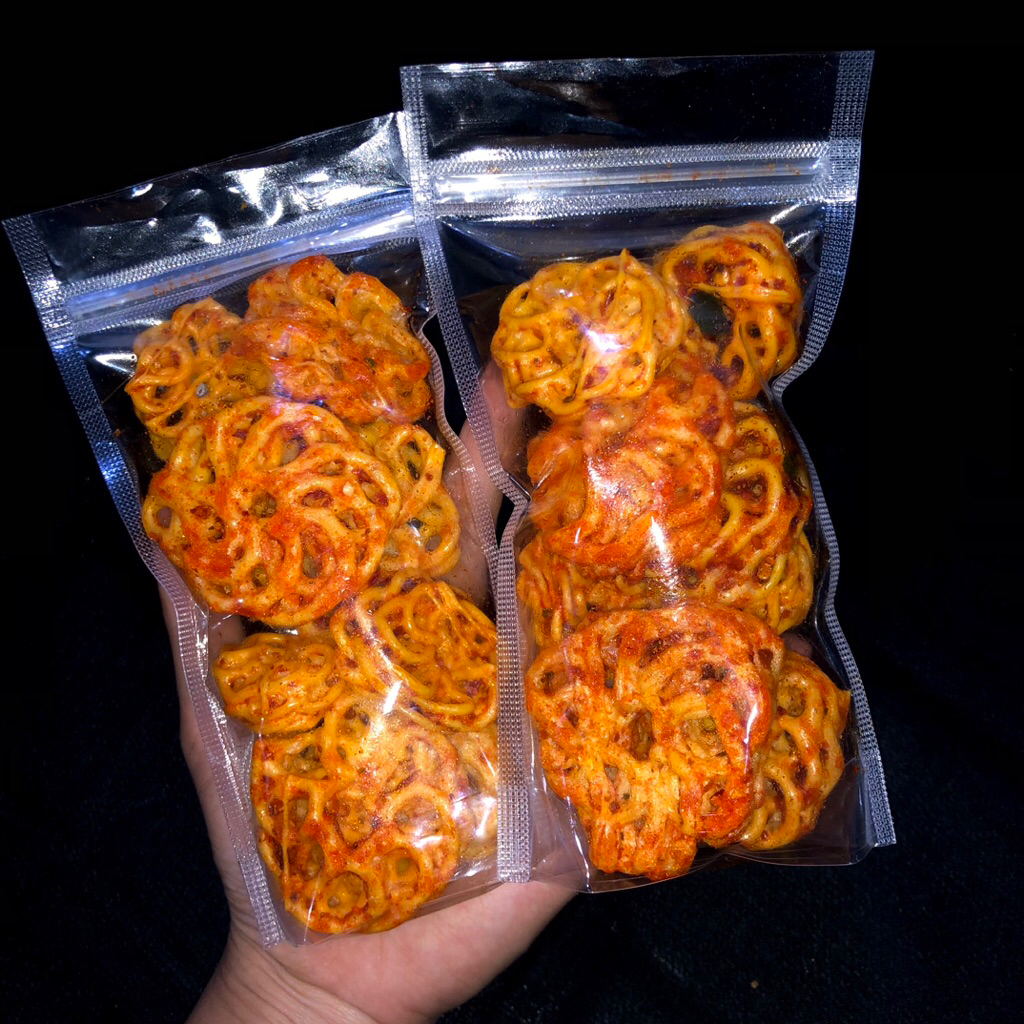 

kerupuk kriwil hot cemilan rasa pedas dan gurih