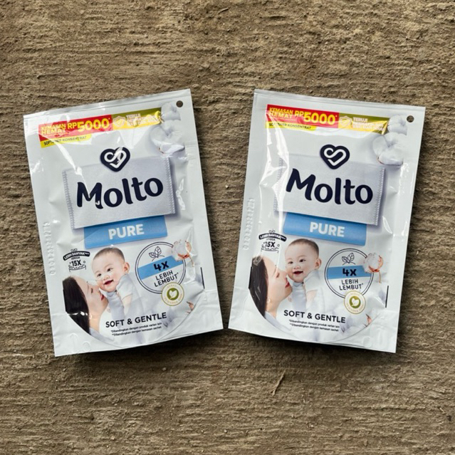 Pewangi Pakaian Molto Pure 5000 135ml