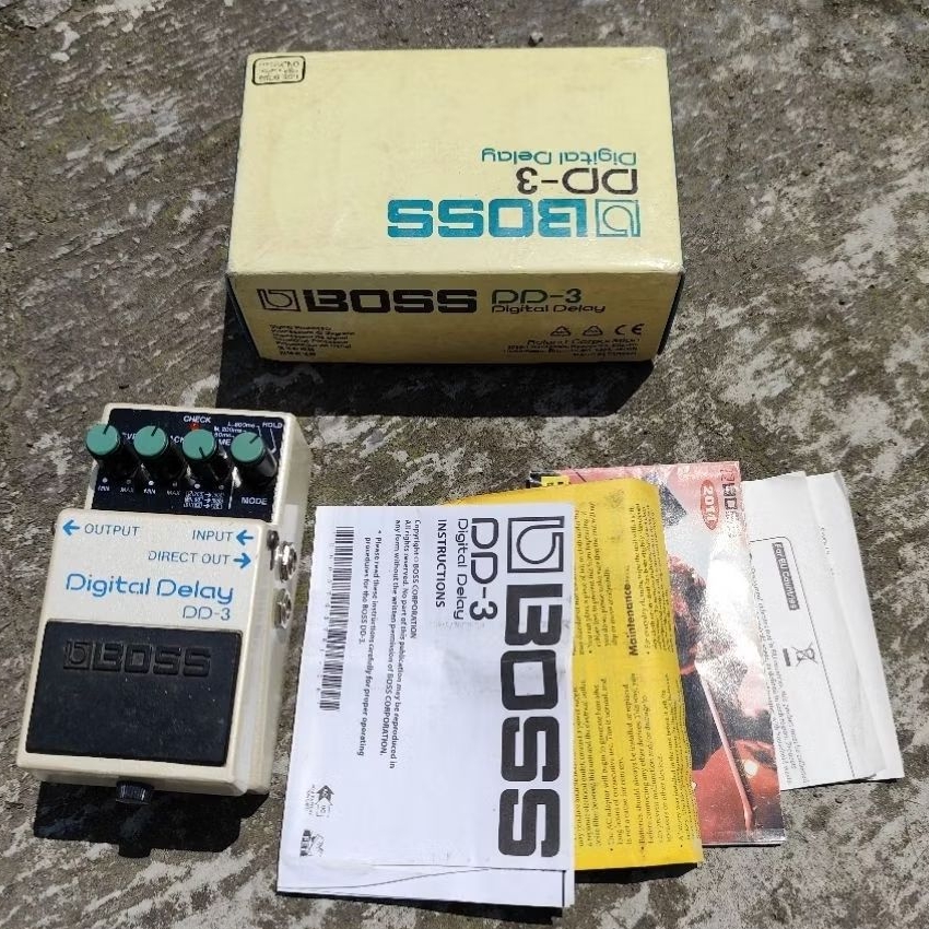Boss DD 3 Digital Delay, Efek Gitar , Bass Dan Suling, Lengkap Dus dan Buku