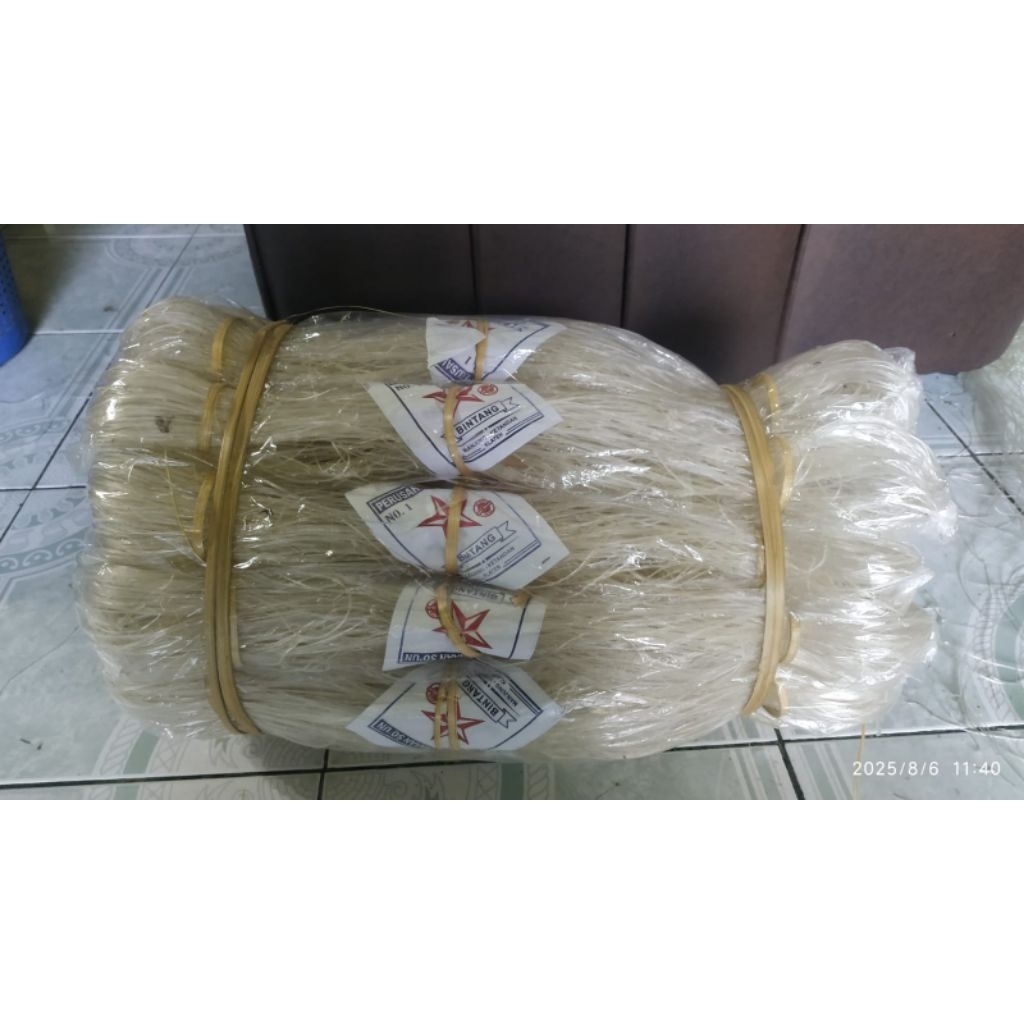 

mie soun Klaten . asli produksi klaten ( asli dari pathi aren)