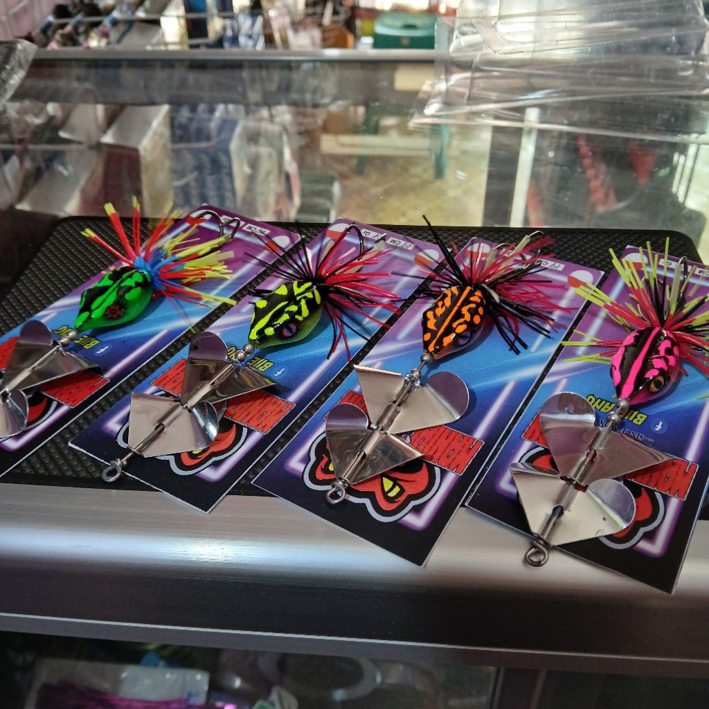 Maniac lure - Buzzbait double propeller umpan casting ikan toman / gabus killer