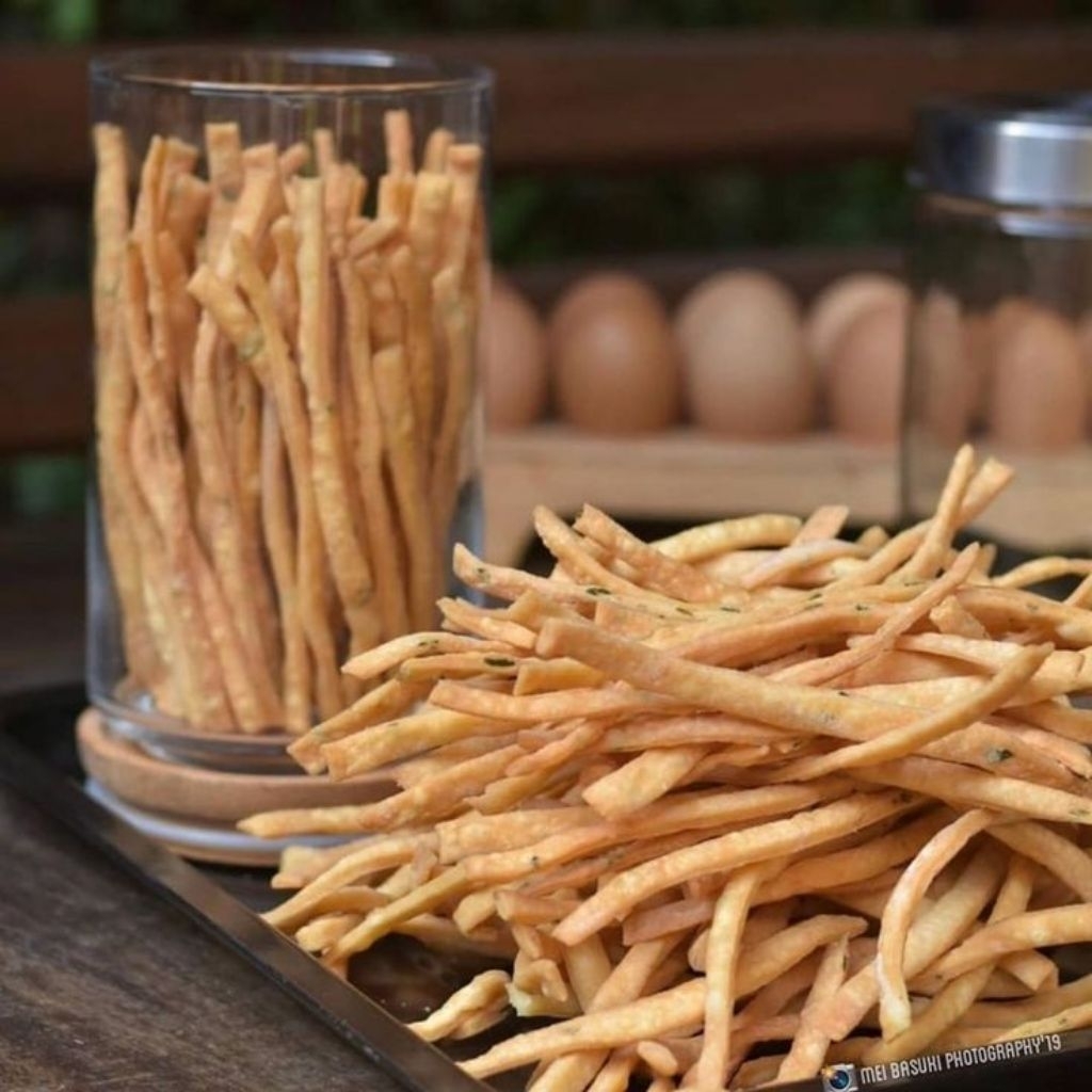 

Sistik/stik bawang renyah gurih original