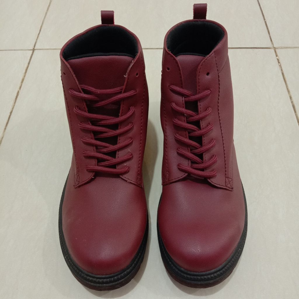 Boots maroon size 39 adorable Project