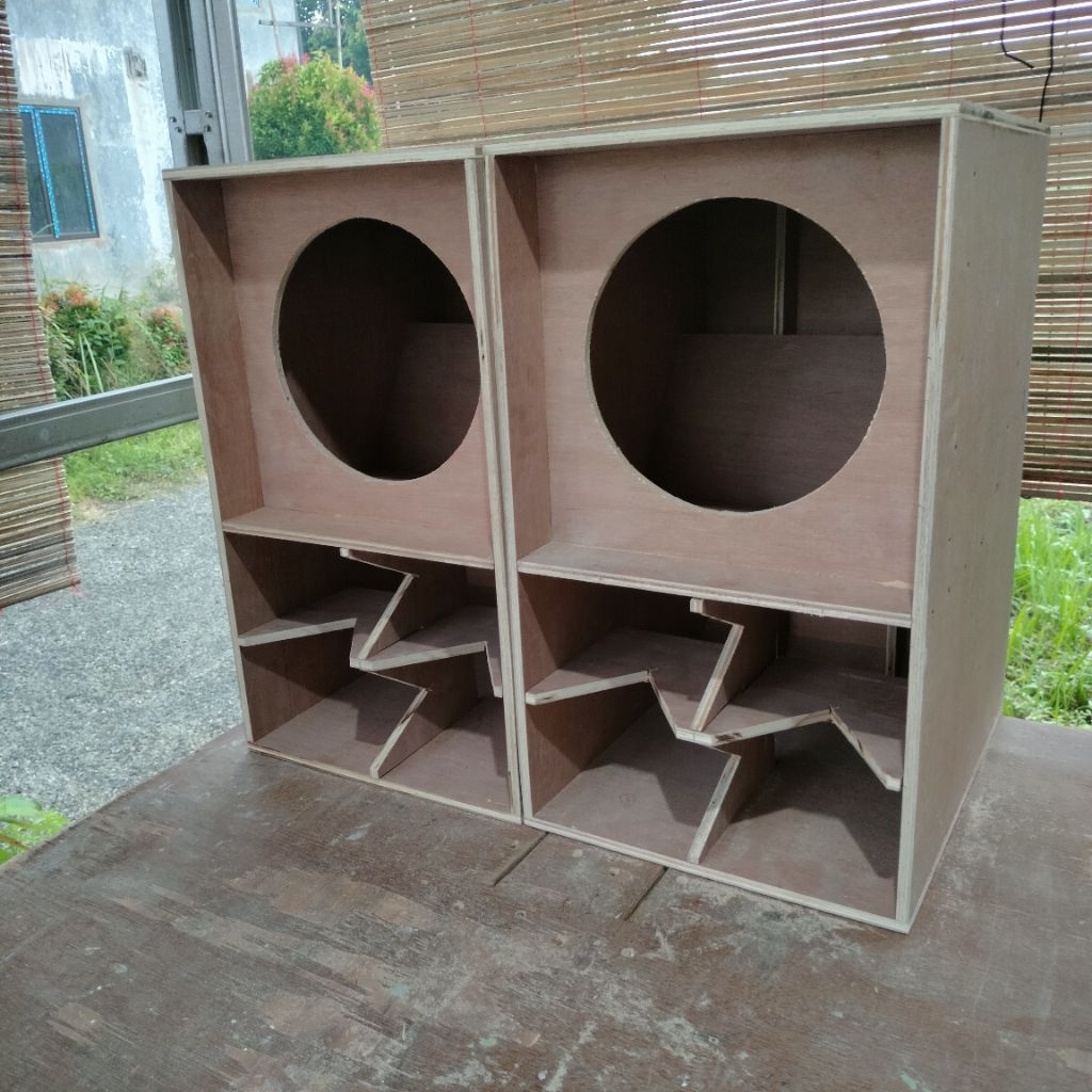 Box Speaker Cbs 12 inch (cbs nogosari) sudah dempul tinggal finishing