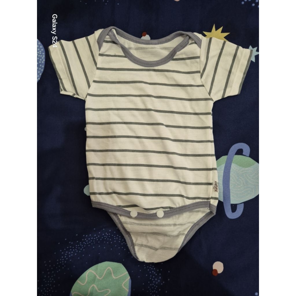 PRELOVED BABY STUFF l Jumper Bodysuit Bayi Baru Lahir Motif Garis Garis Warna Putih Bekas/ Baju Bayi