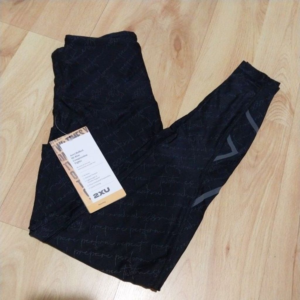 2XU Aero Reflect Hi-Rise Compression Tights - XS (Brand New)