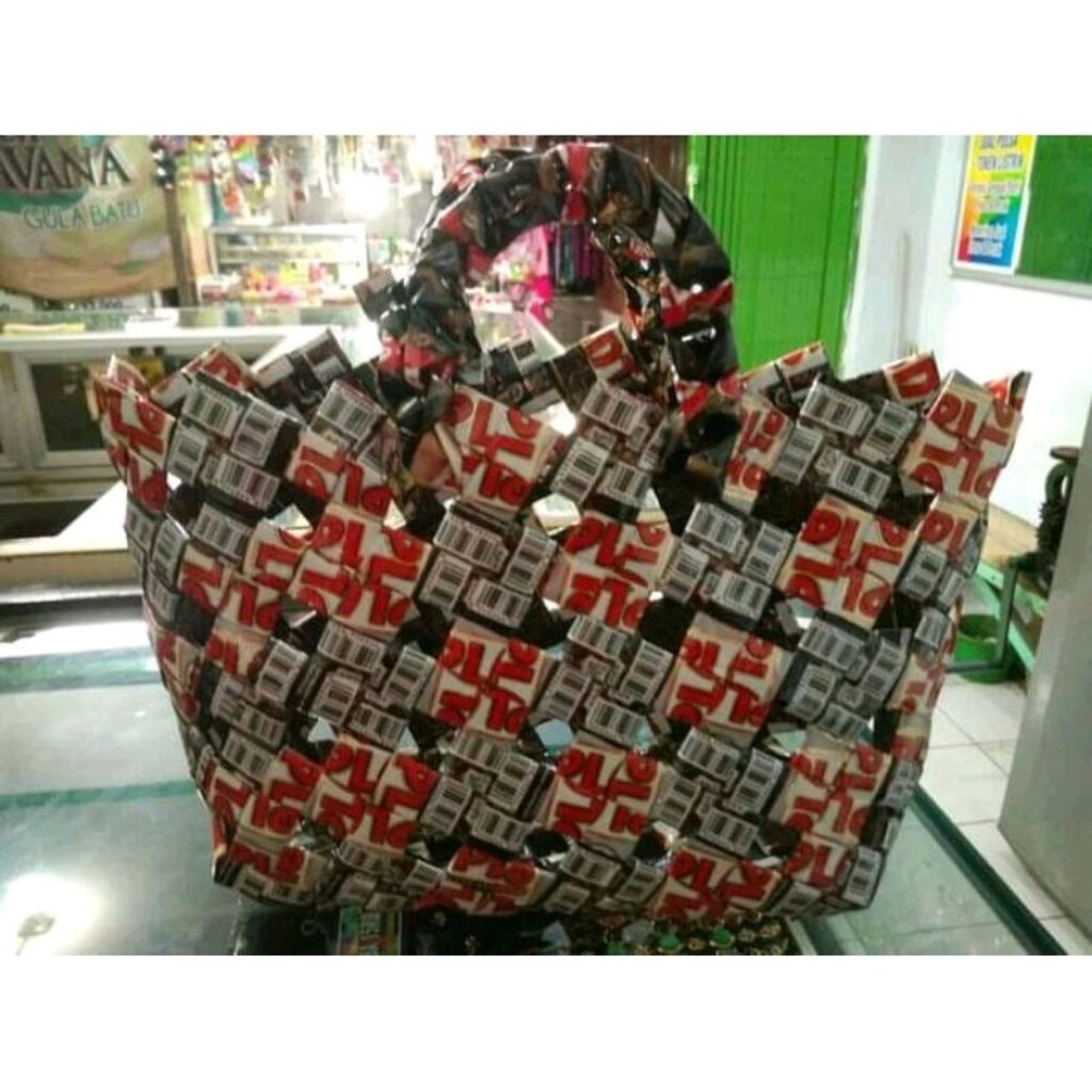 

Tas bungkus kopi /Tas Anyaman Plastik/ Tas Wanita Jinjing Murah/ Tas Pasar/ Tas Plastik/tas Hantaran/ tas parcel / tas daur ulang / tas tugas sekolah