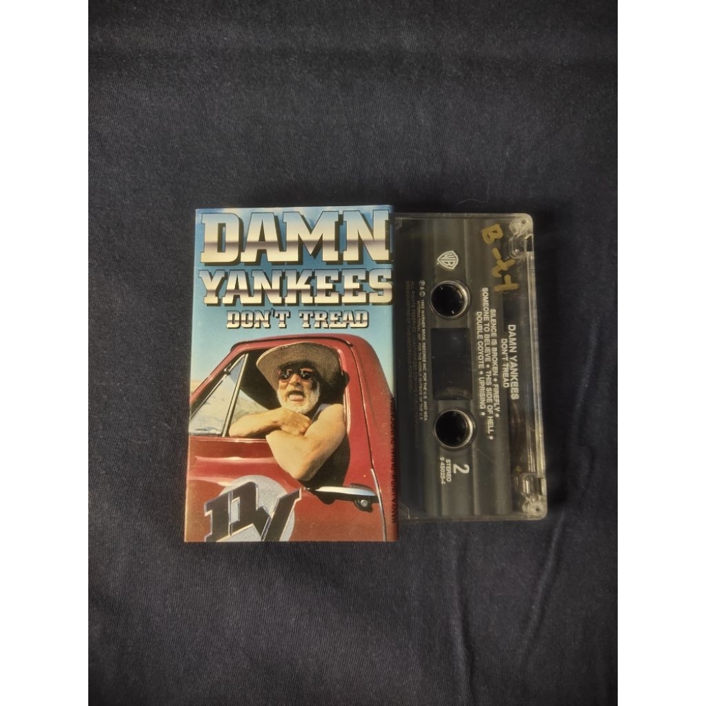 Kaset Pita Damn Yankees - don't tread